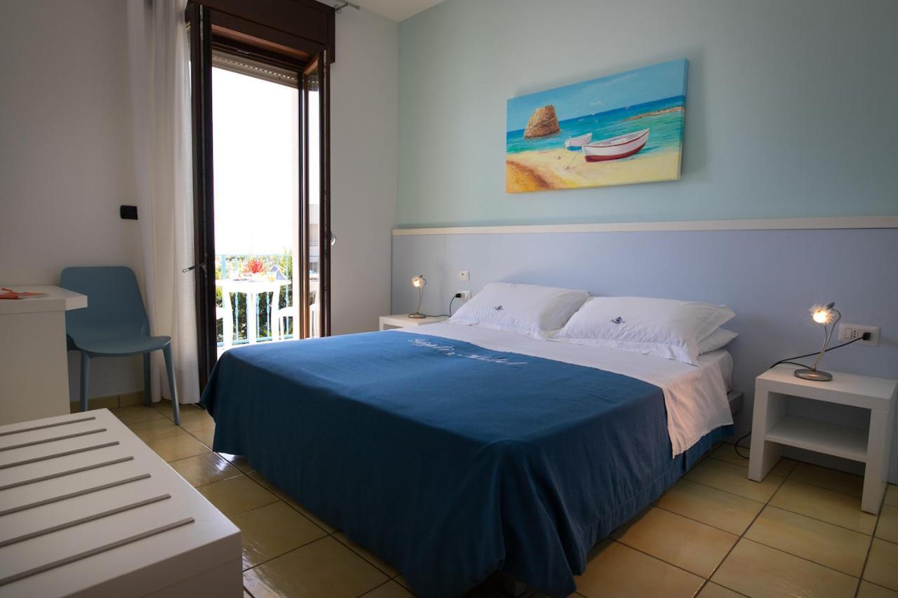 Gigli Hotel Salento Marina Di Pescoluse Eksteriør bilde